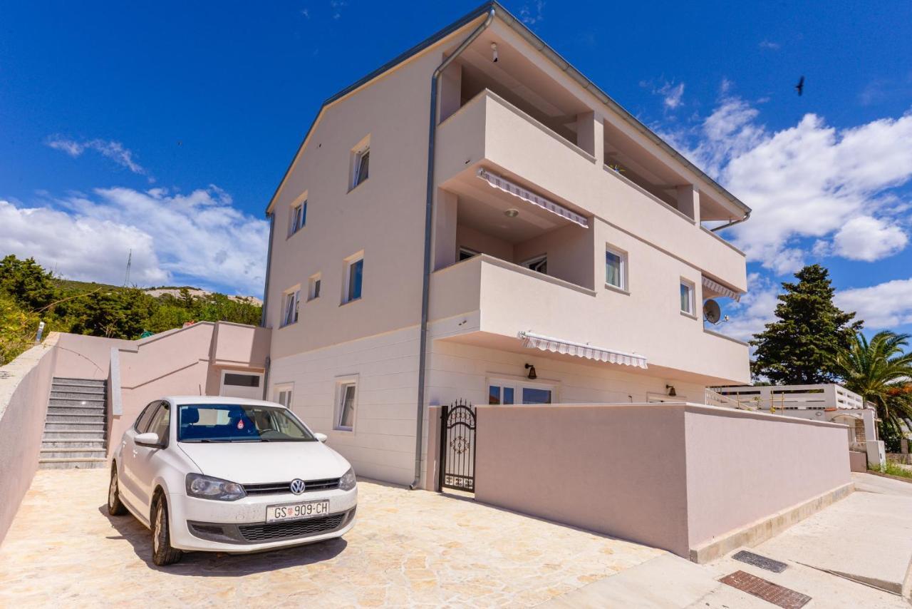 Apartments Amfora - Cozy And Modern Apartments For Up To 15 People, 100M From The Sea And Beach Stara Novalja Eksteriør bilde