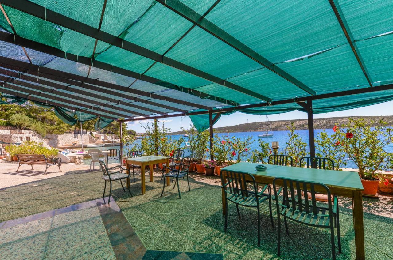 Apartments Amfora - Cozy And Modern Apartments For Up To 15 People, 100M From The Sea And Beach Stara Novalja Eksteriør bilde