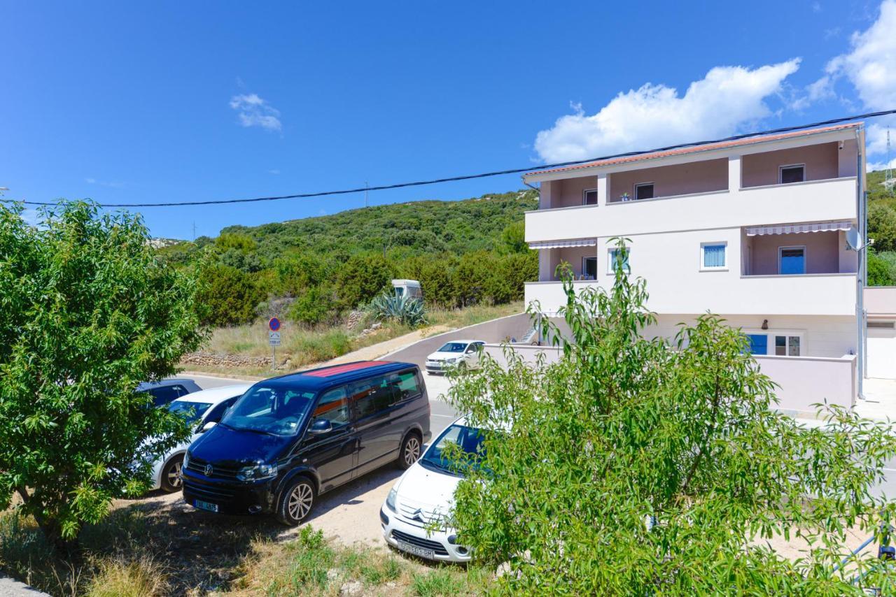 Apartments Amfora - Cozy And Modern Apartments For Up To 15 People, 100M From The Sea And Beach Stara Novalja Eksteriør bilde