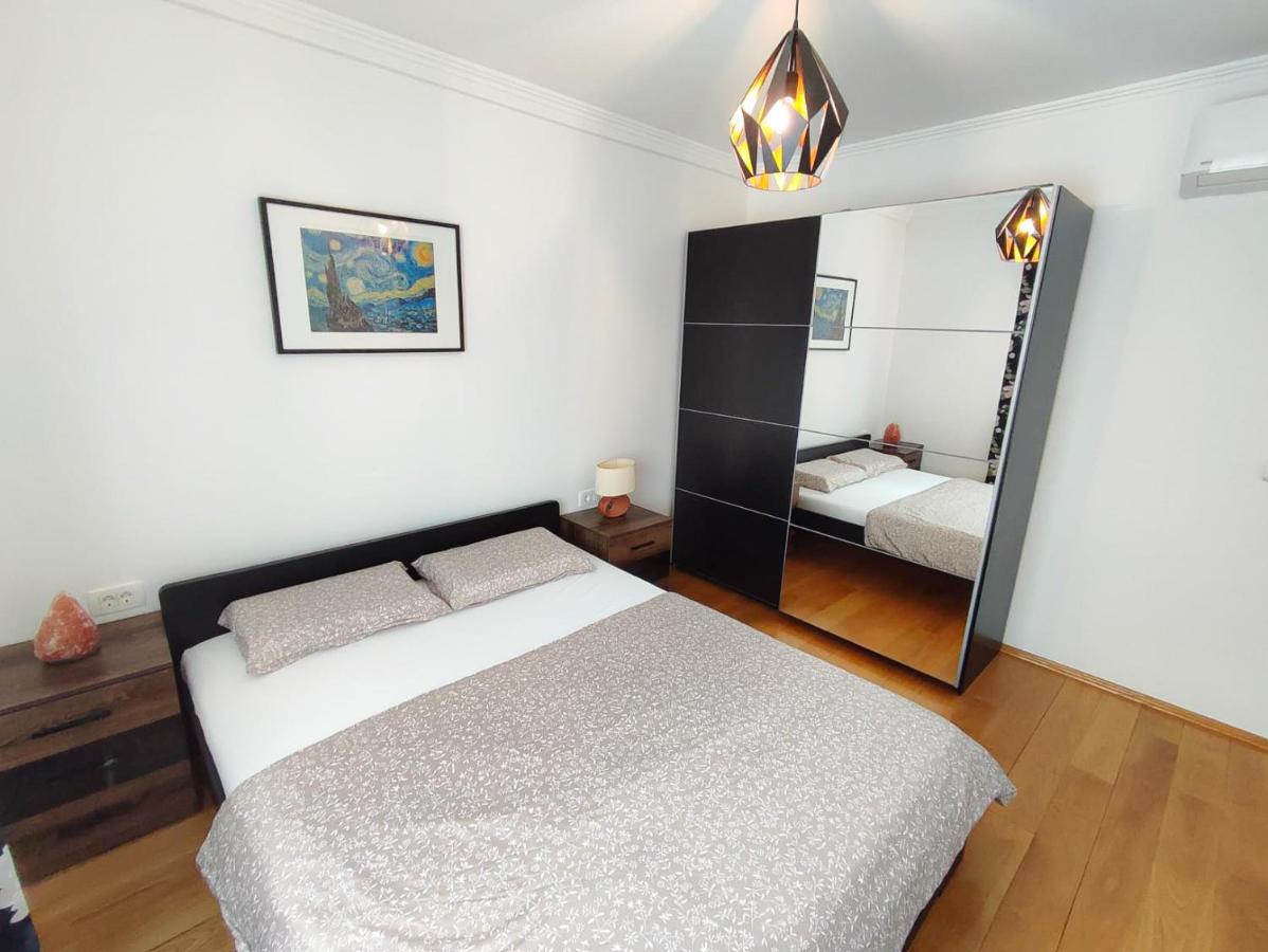 Apartments Amfora - Cozy And Modern Apartments For Up To 15 People, 100M From The Sea And Beach Stara Novalja Eksteriør bilde
