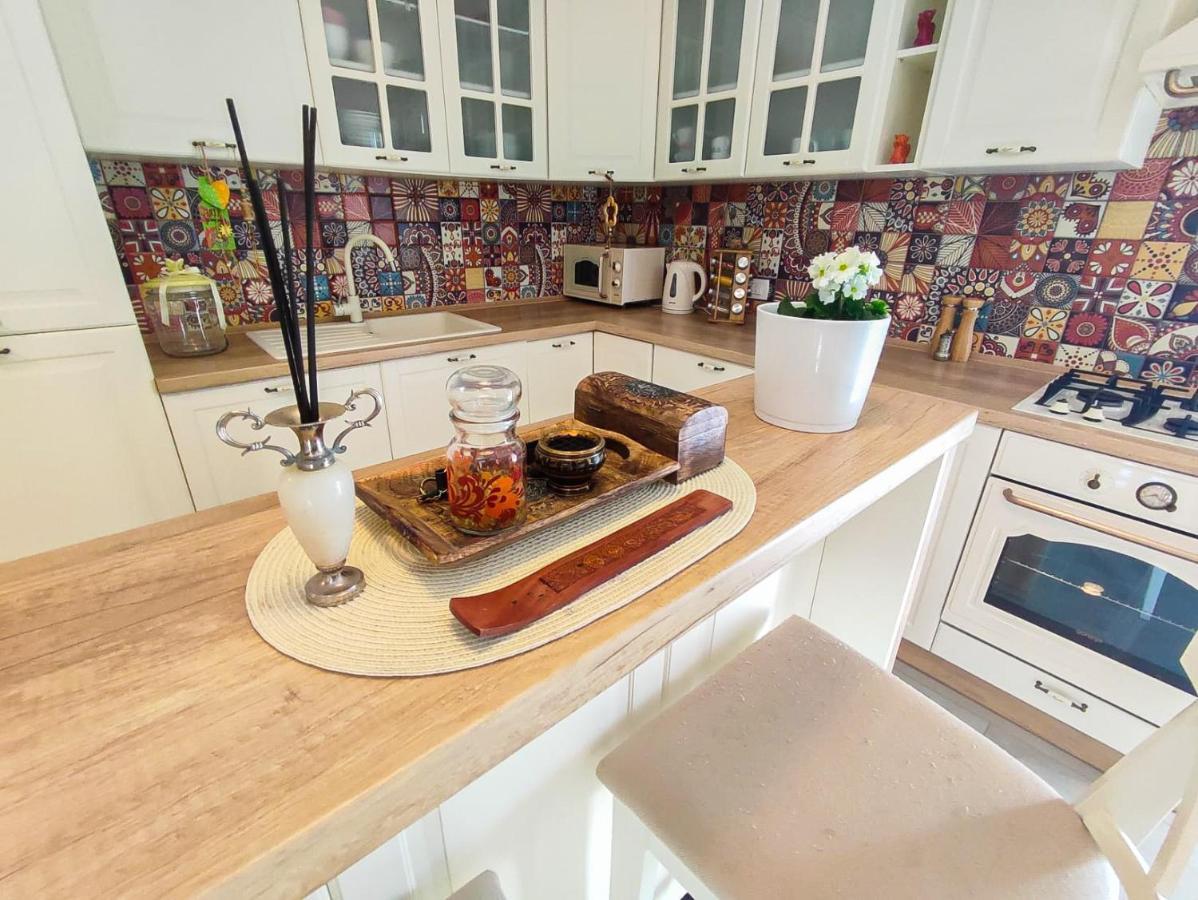 Apartments Amfora - Cozy And Modern Apartments For Up To 15 People, 100M From The Sea And Beach Stara Novalja Eksteriør bilde