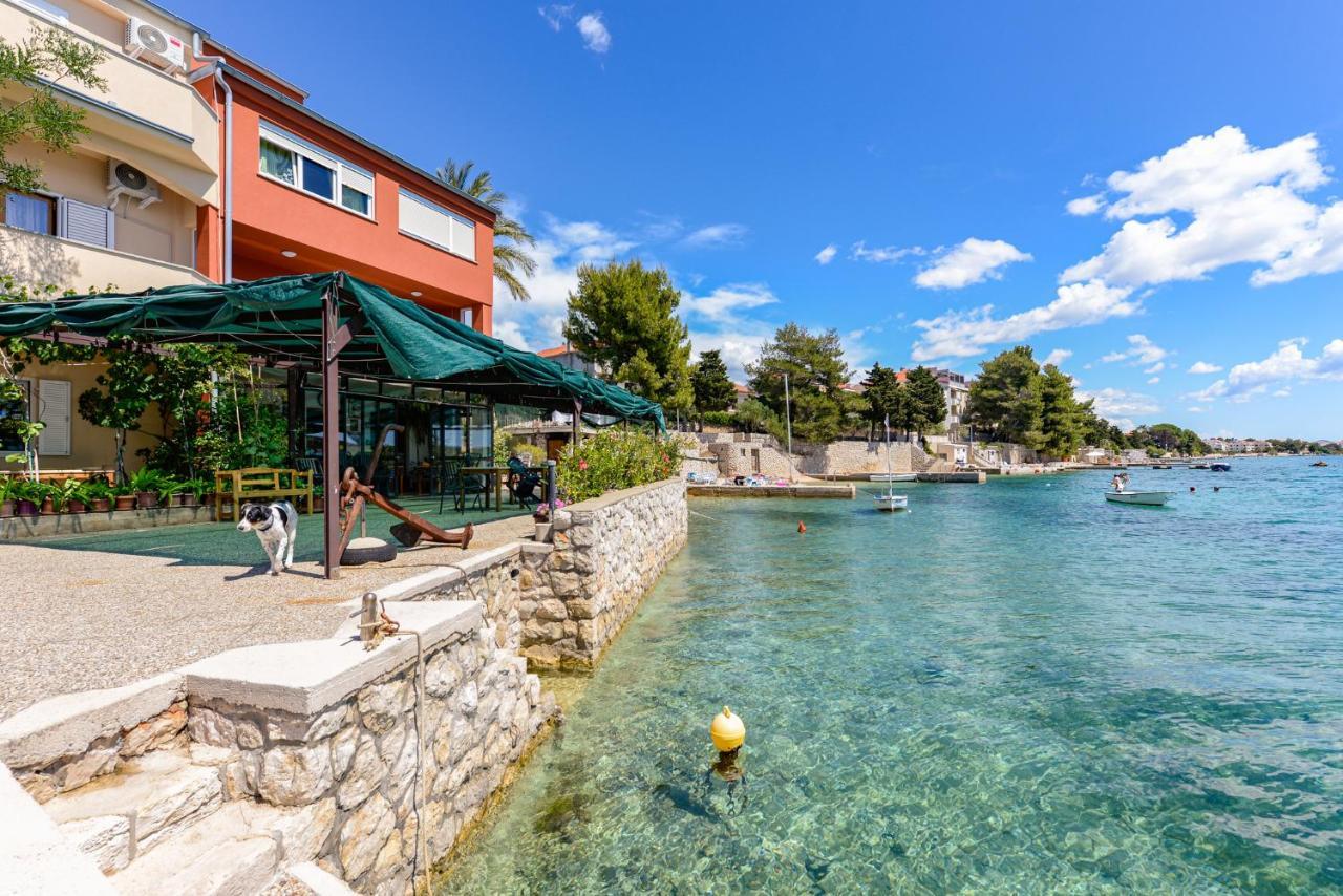 Apartments Amfora - Cozy And Modern Apartments For Up To 15 People, 100M From The Sea And Beach Stara Novalja Eksteriør bilde